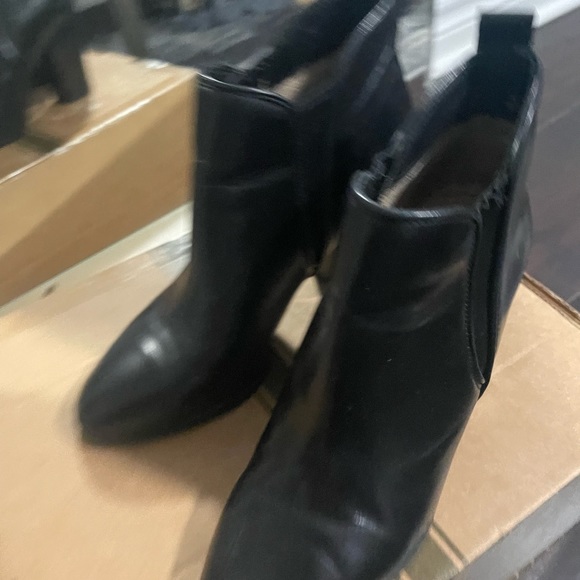 Michael Kors Vachetta bootie size 6 - Picture 5 of 6